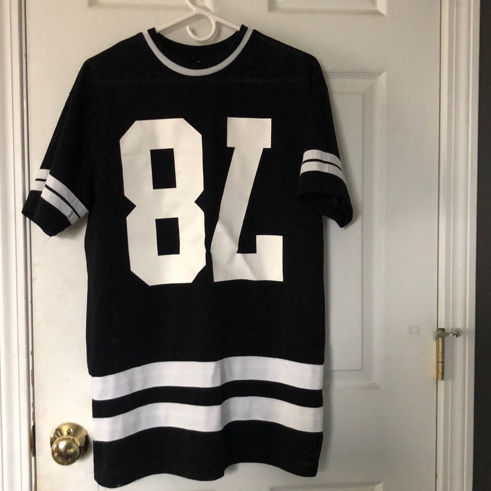 H&M jersey number T-shirt. Good condition